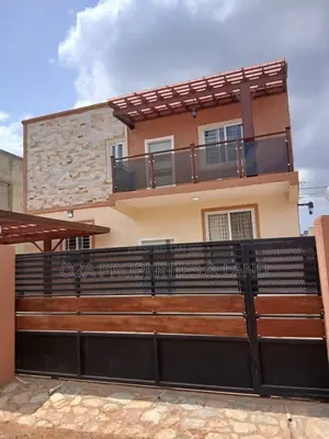3bdrm House in Achimota, Mile 7 for rent