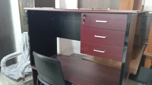 Desk With String Board for Office