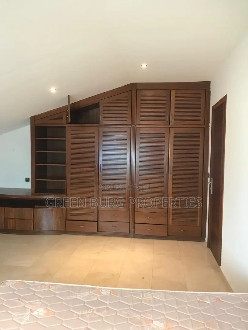4bdrm House in East Legon for rent