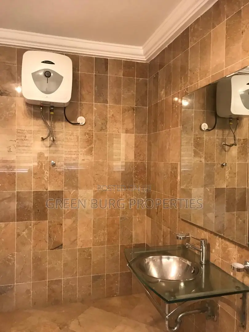 4bdrm House in East Legon for rent