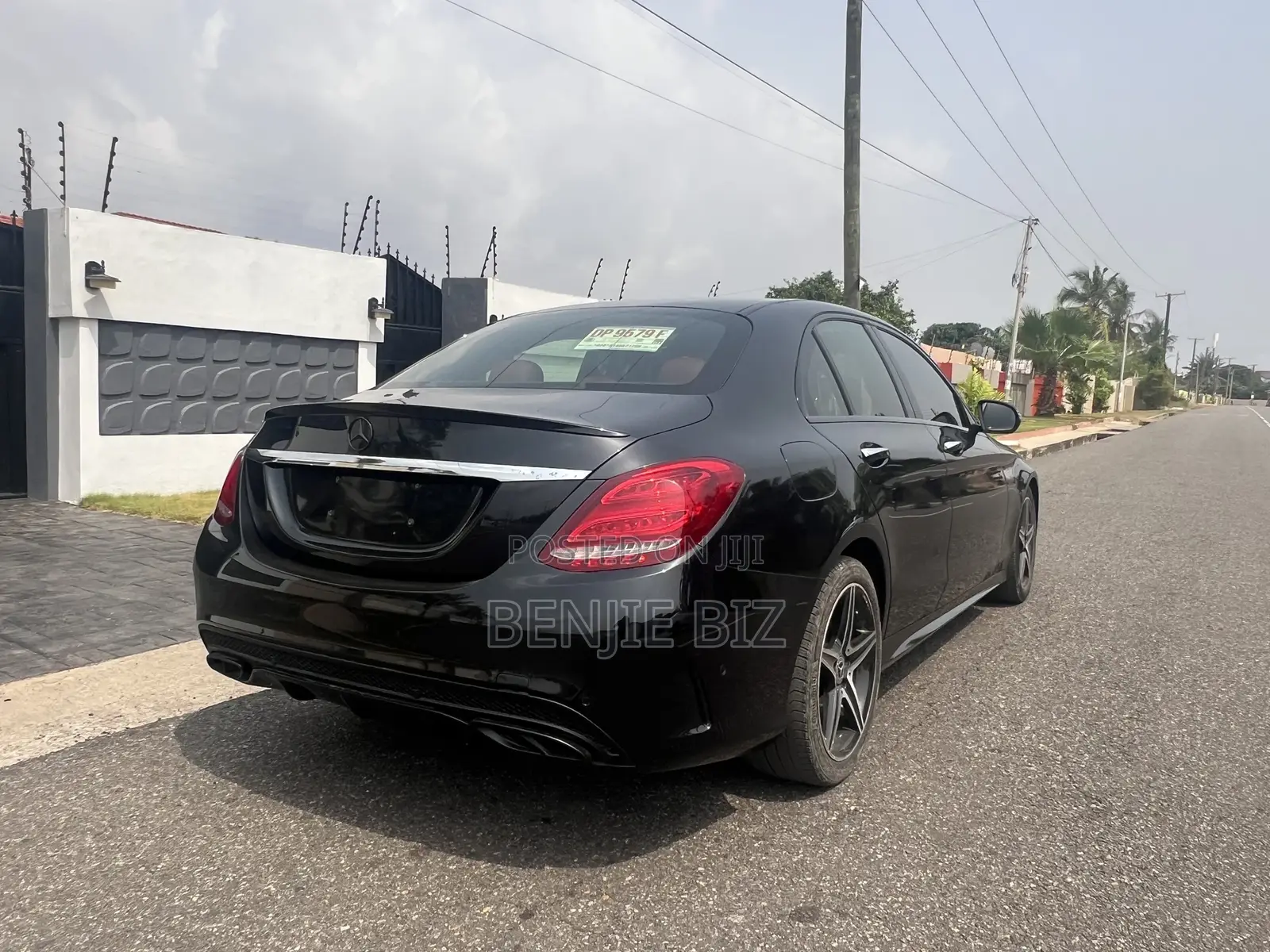 Mercedes-Benz C300 2019 Black
