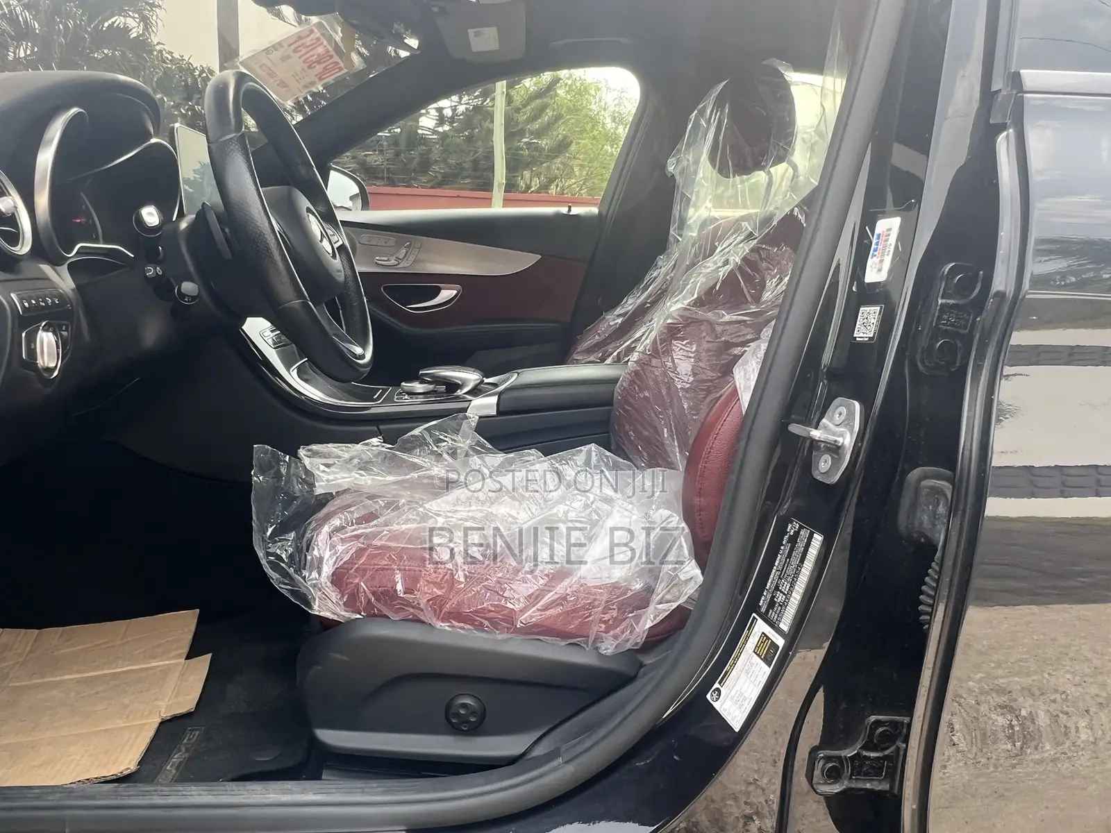 Mercedes-Benz C300 2019 Black
