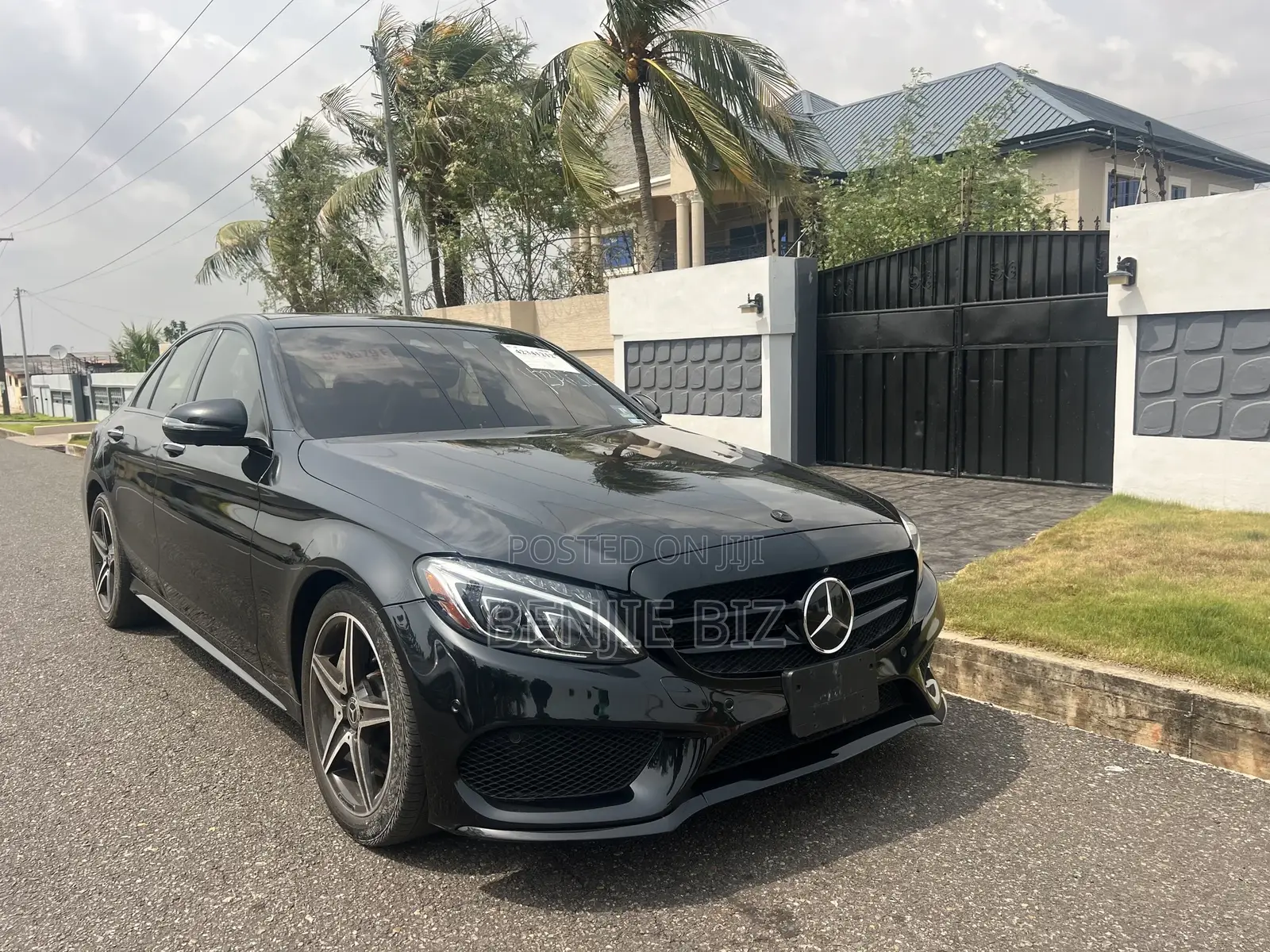 Mercedes-Benz C300 2019 Black