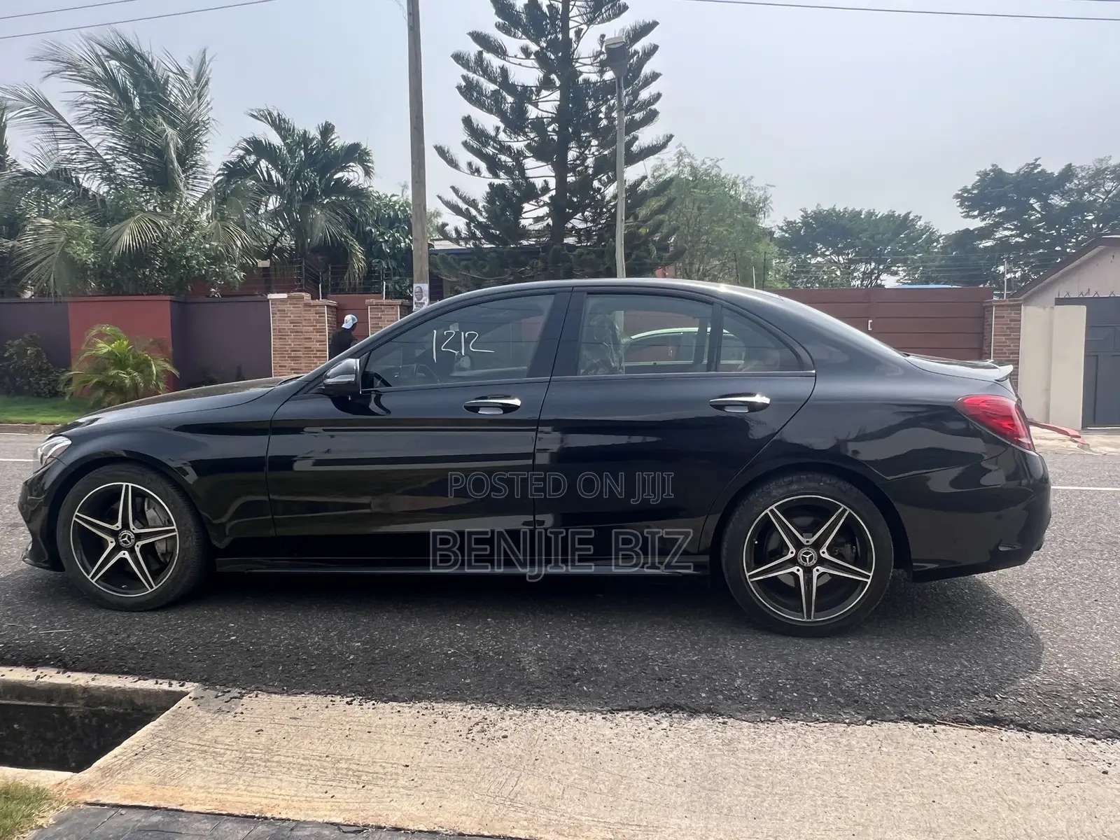 Mercedes-Benz C300 2019 Black