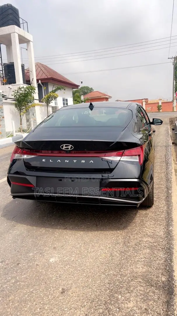 Hyundai Elantra SEL Convenience IVT 2025 Black