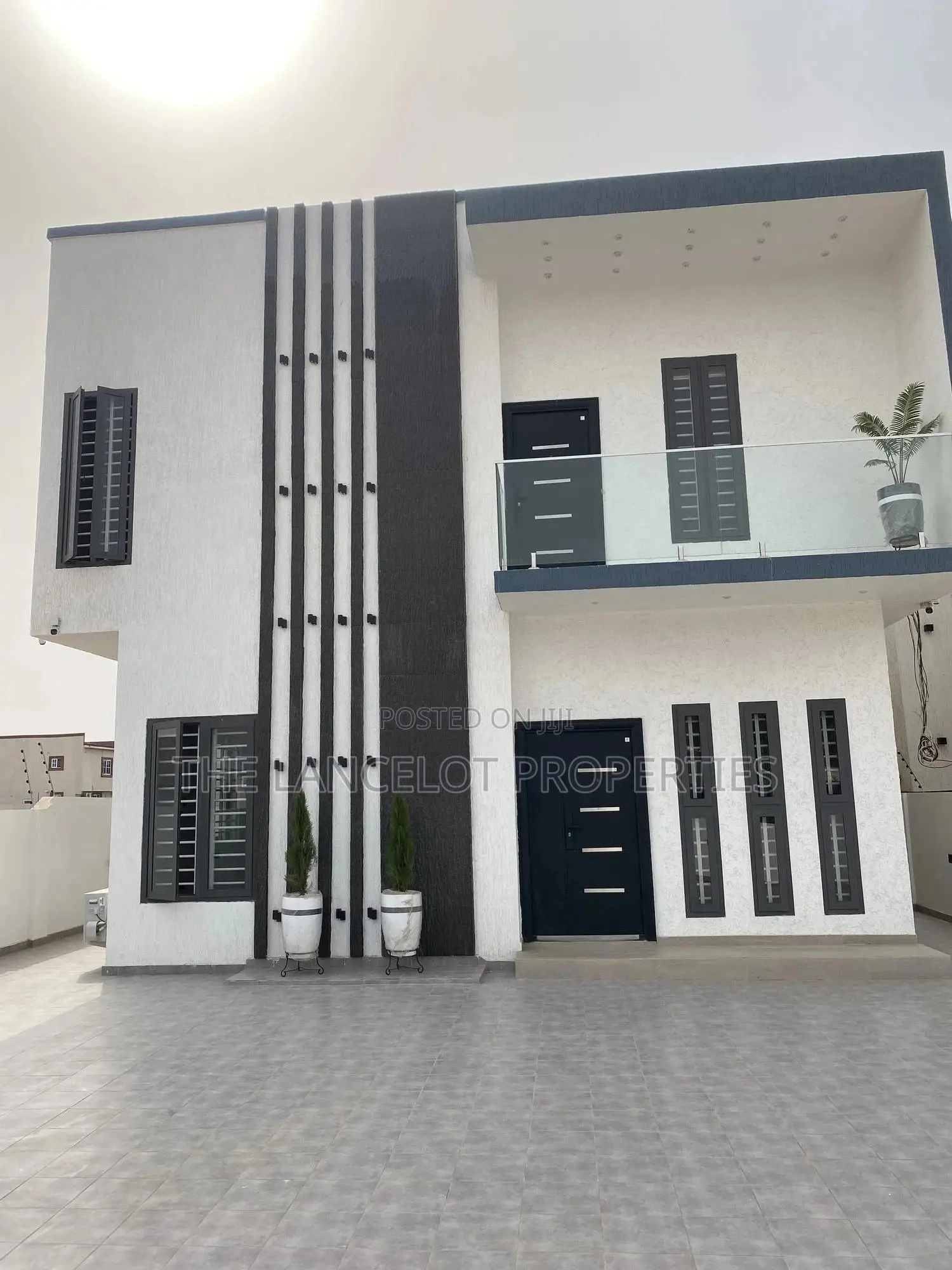 5bdrm House in East Legon for sale