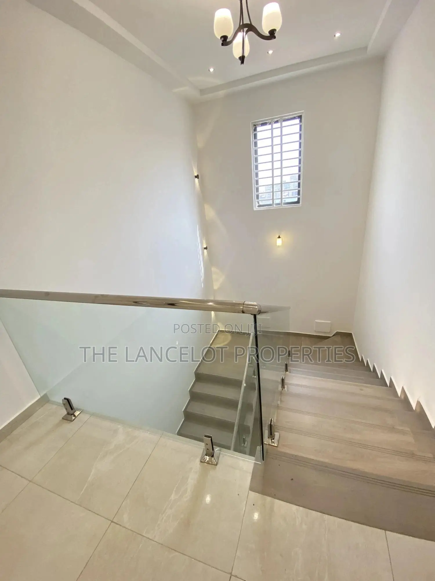 5bdrm House in East Legon for sale