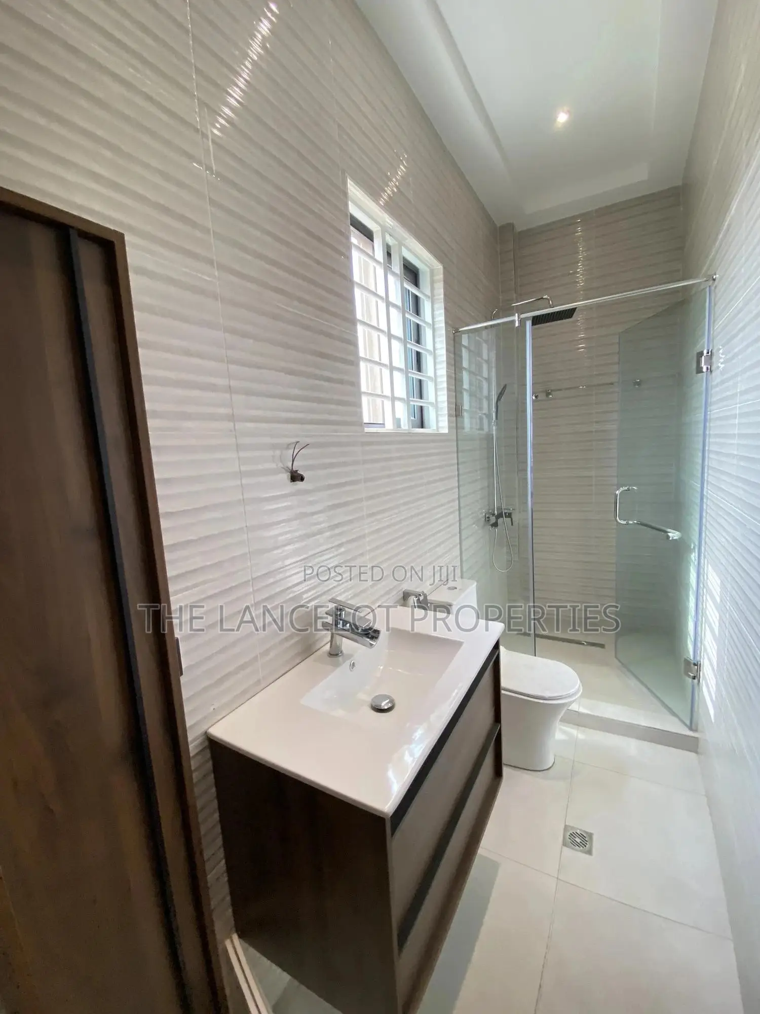 5bdrm House in East Legon for sale