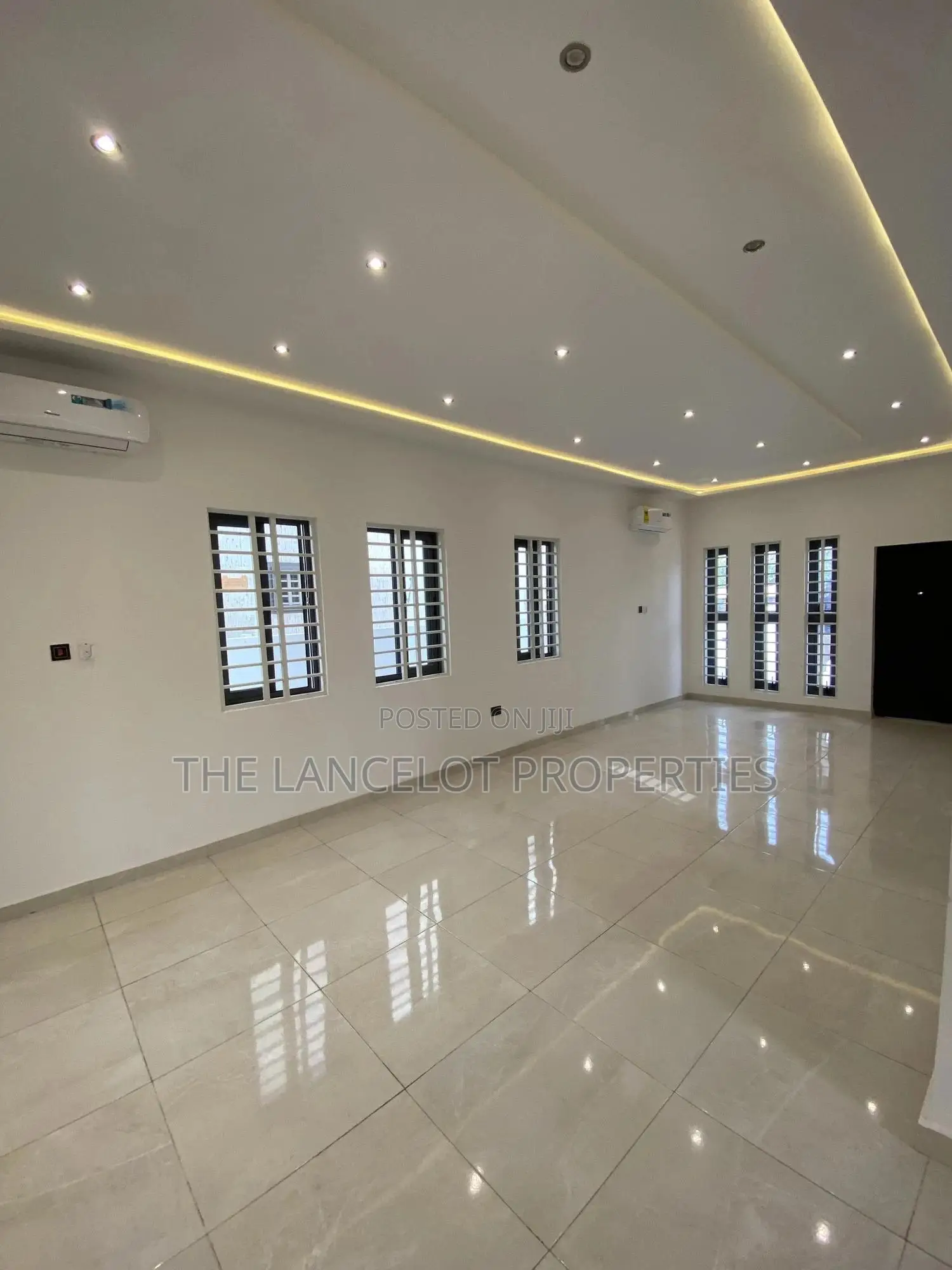 5bdrm House in East Legon for sale