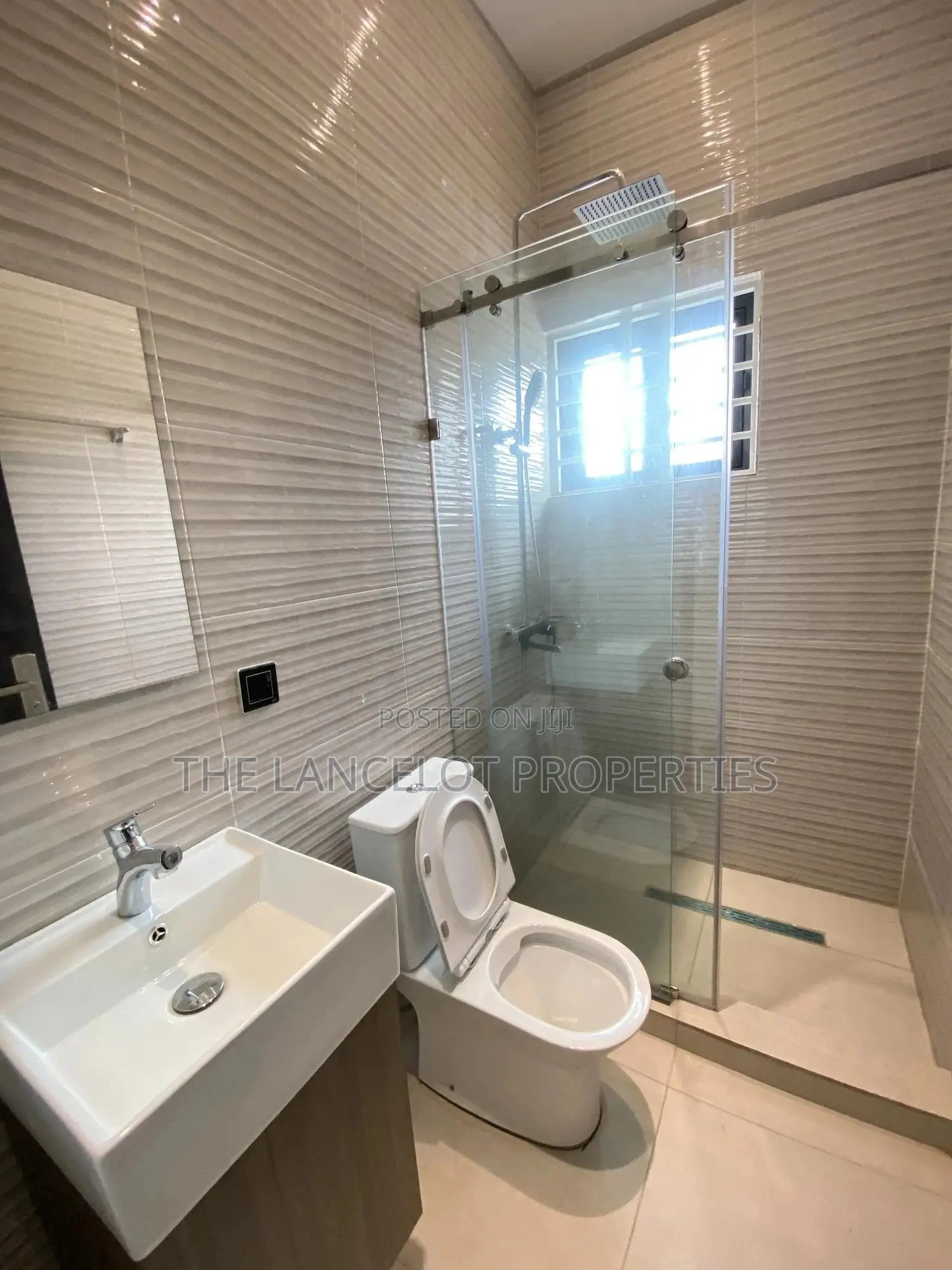 5bdrm House in East Legon for sale