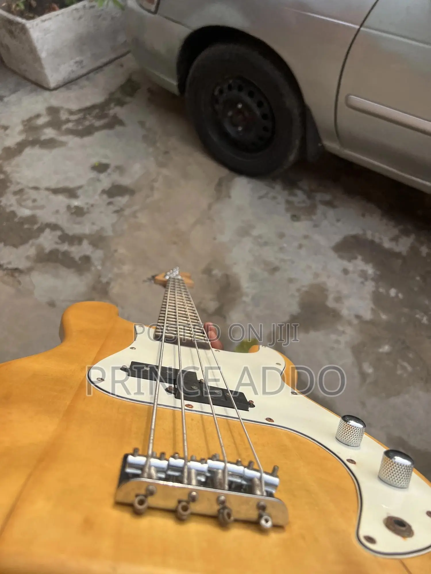 4 String Bass Guitar