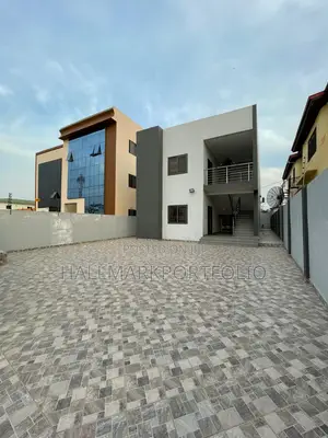 10 Rooms Office Space
