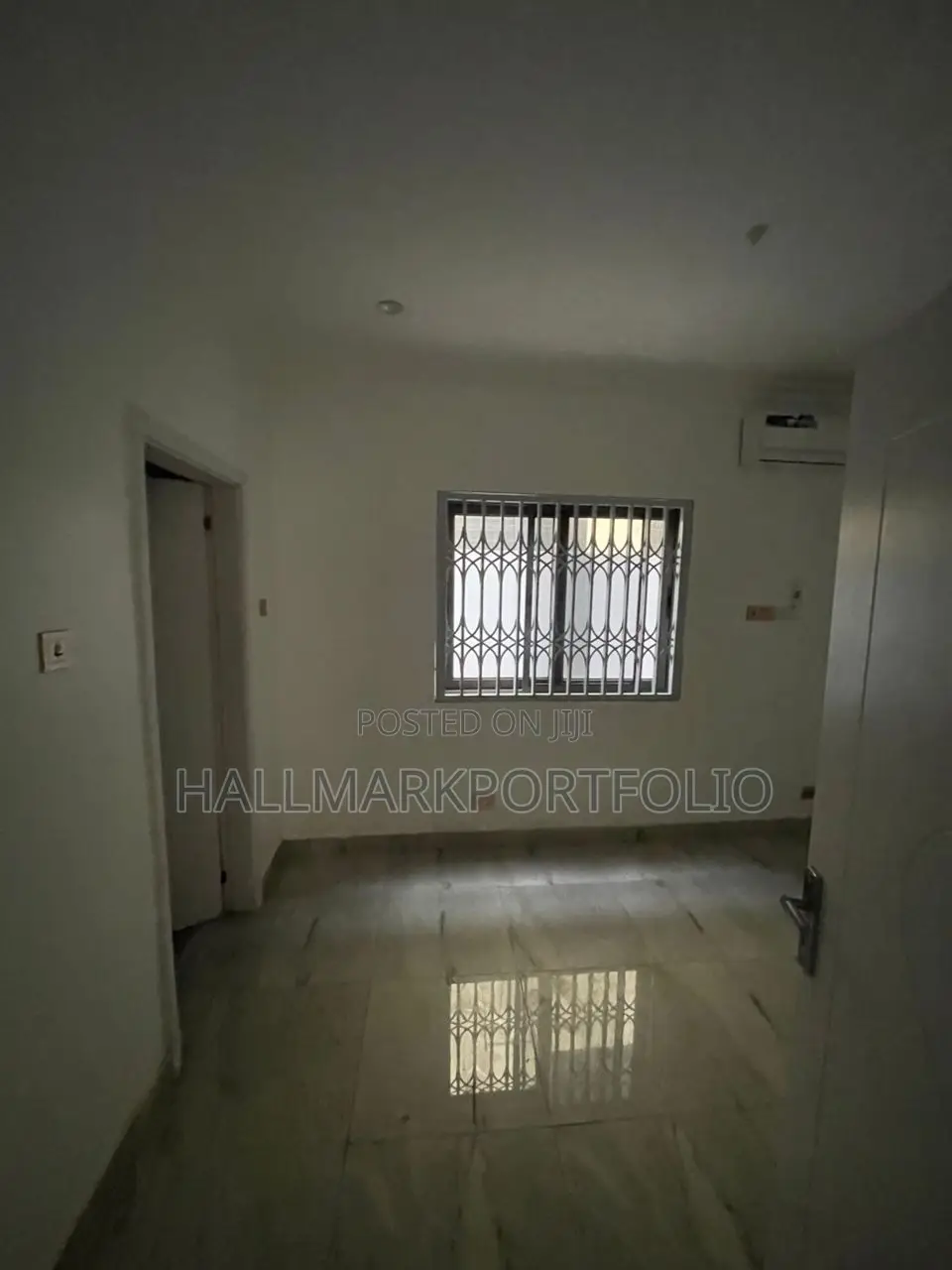 10 Rooms Office Space