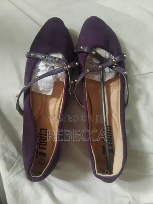 Ladies Flat Shoe