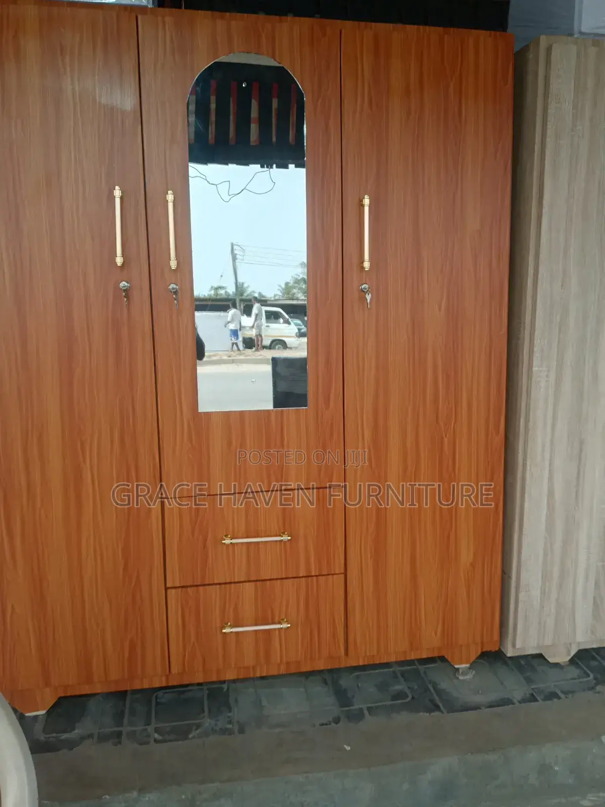 Newly Arrived 3 in 1 Wardrobe