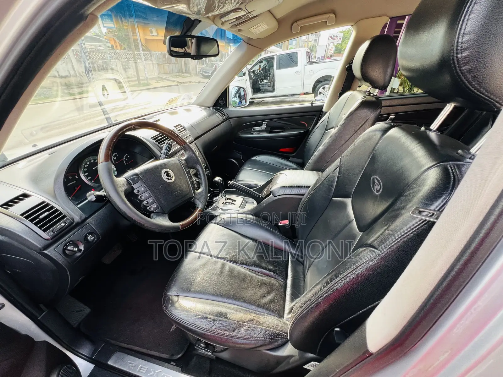 SsangYong Rexton 2016 Silver