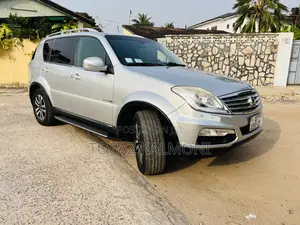 SsangYong Rexton 2016 Silver
