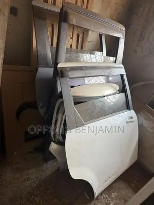Toyota Sienta Sliding Doors