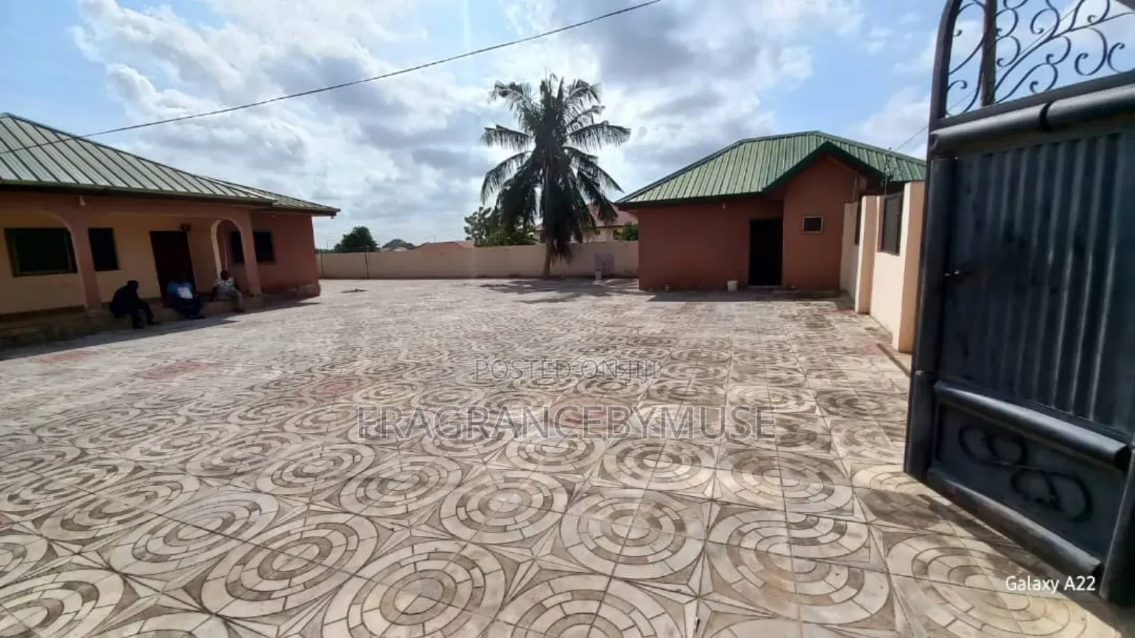 6bdrm House in Ashomang Estate for sale