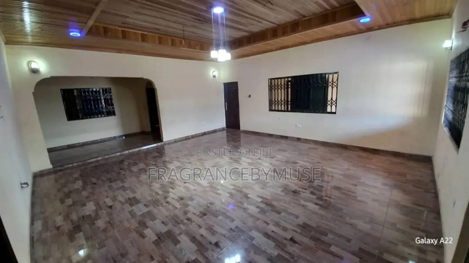 6bdrm House in Ashomang Estate for sale