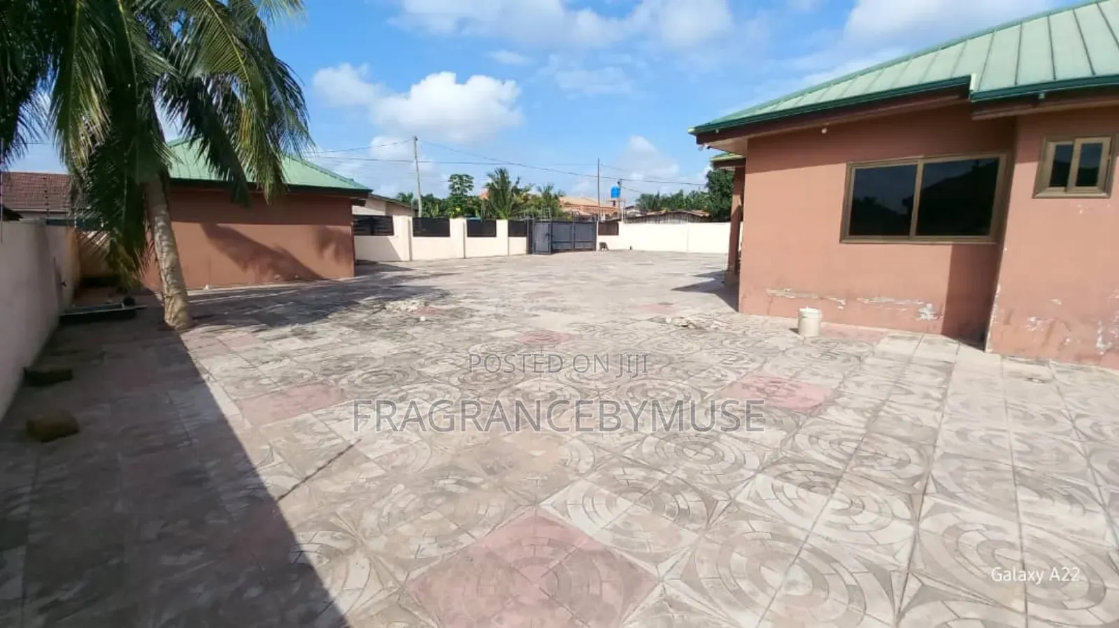 6bdrm House in Ashomang Estate for sale