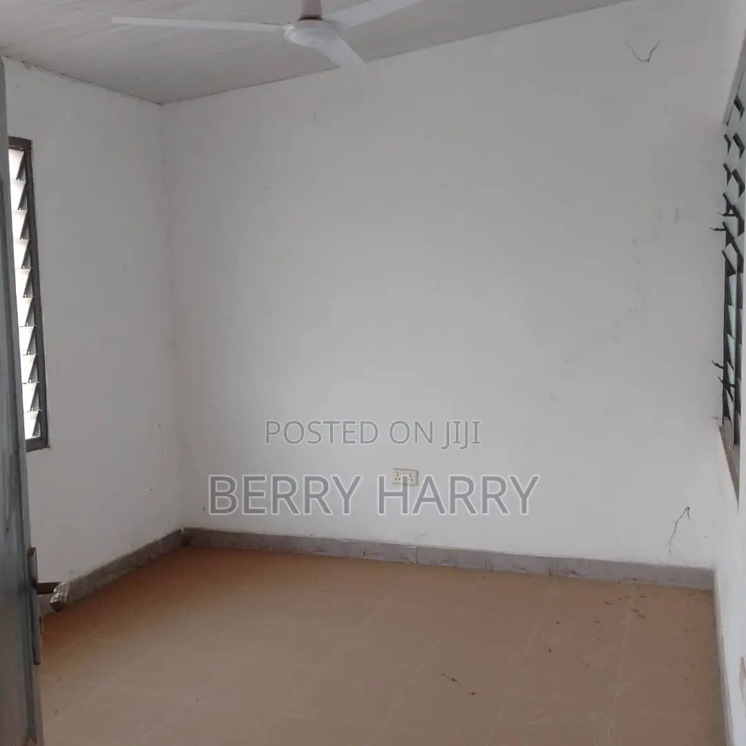 2bdrm House in Nhf Estate Behind, Sakumono for sale