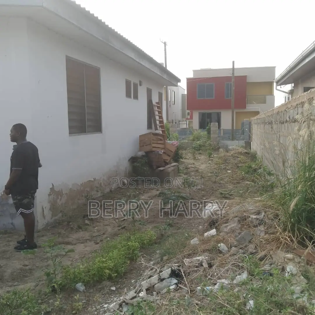 2bdrm House in Nhf Estate Behind, Sakumono for sale
