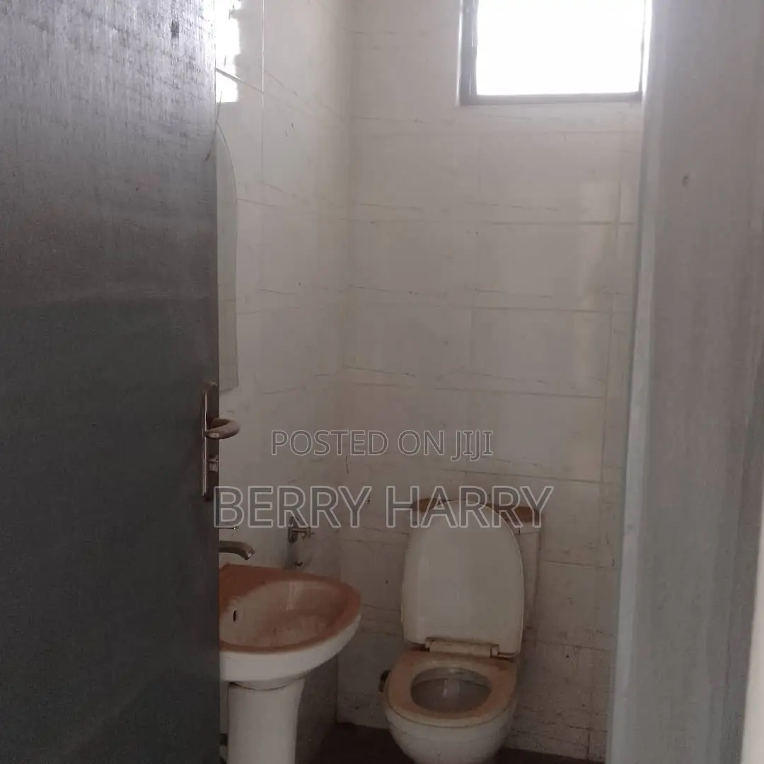 2bdrm House in Nhf Estate Behind, Sakumono for sale