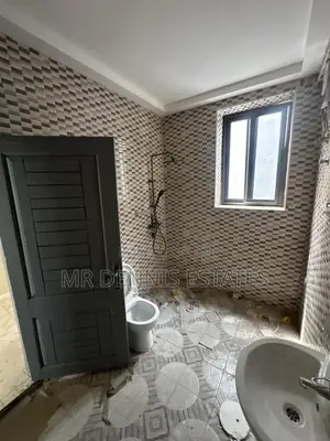 3bdrm Apartment in Westhills Mall for rent