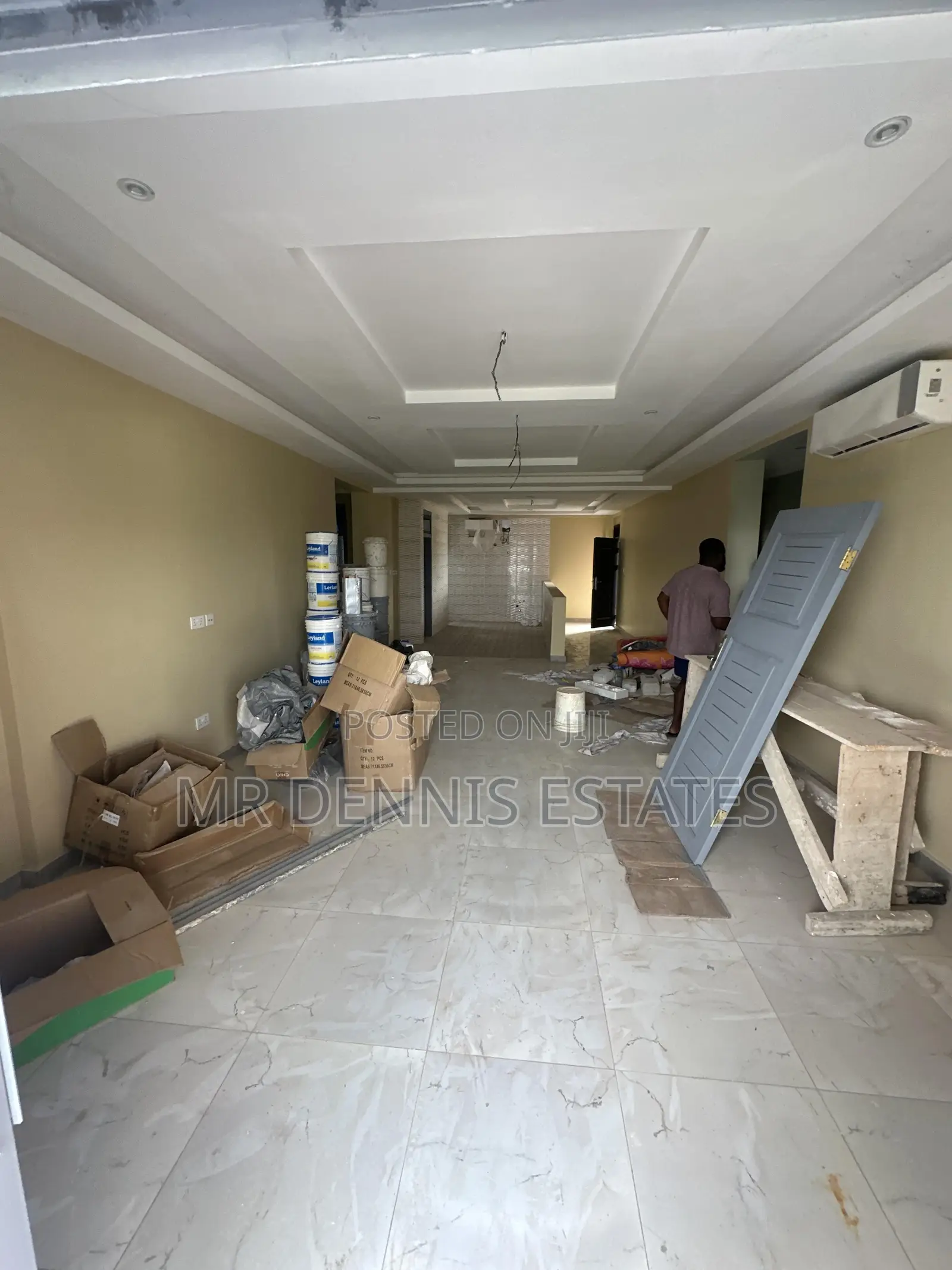 3bdrm Apartment in Westhills Mall for rent