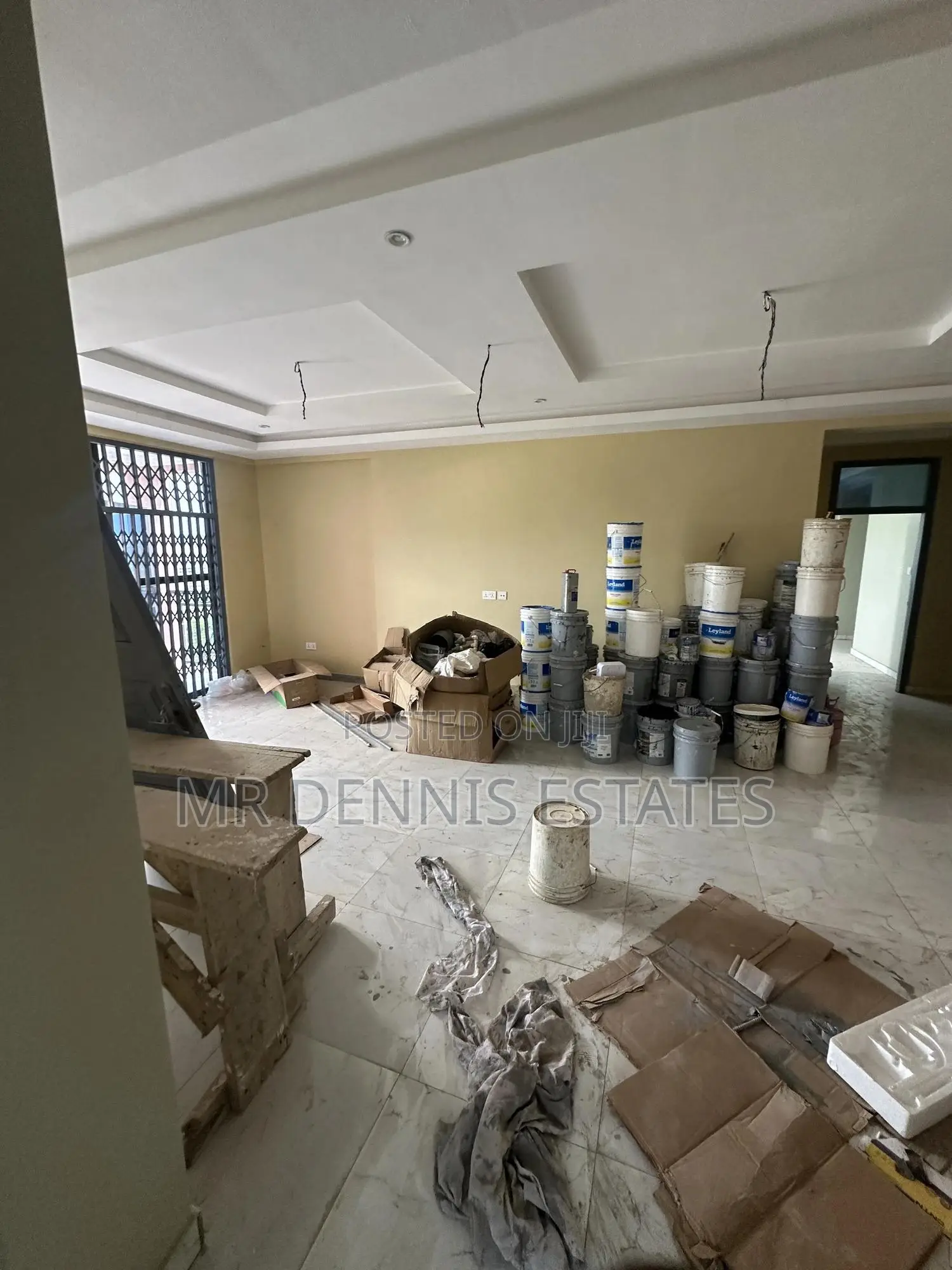 3bdrm Apartment in Westhills Mall for rent