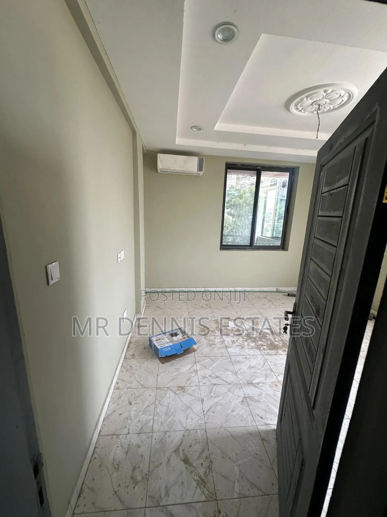 3bdrm Apartment in Westhills Mall for rent