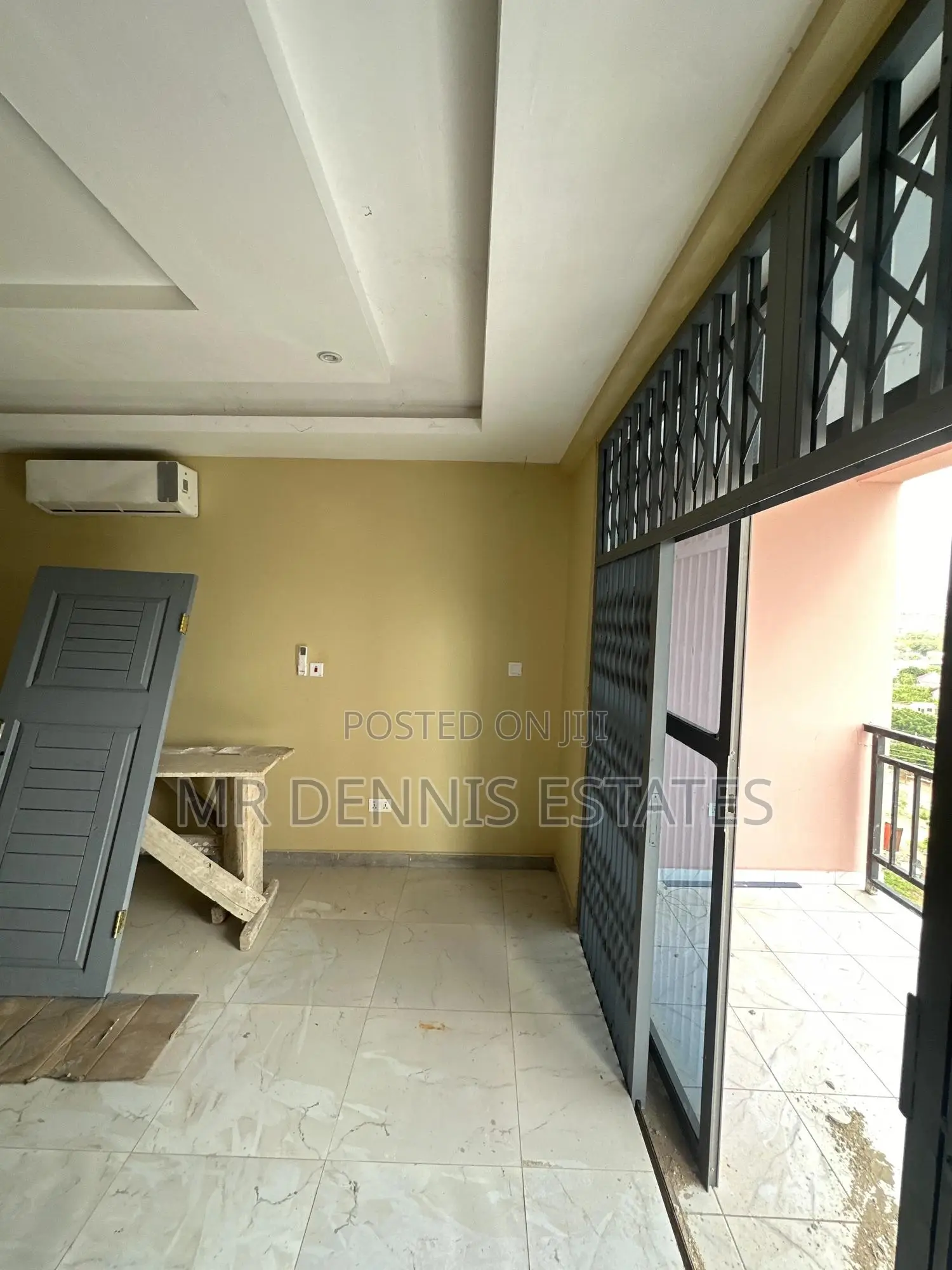 3bdrm Apartment in Westhills Mall for rent