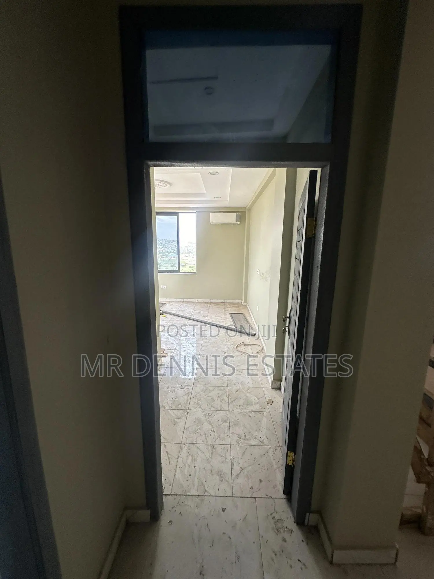 3bdrm Apartment in Westhills Mall for rent