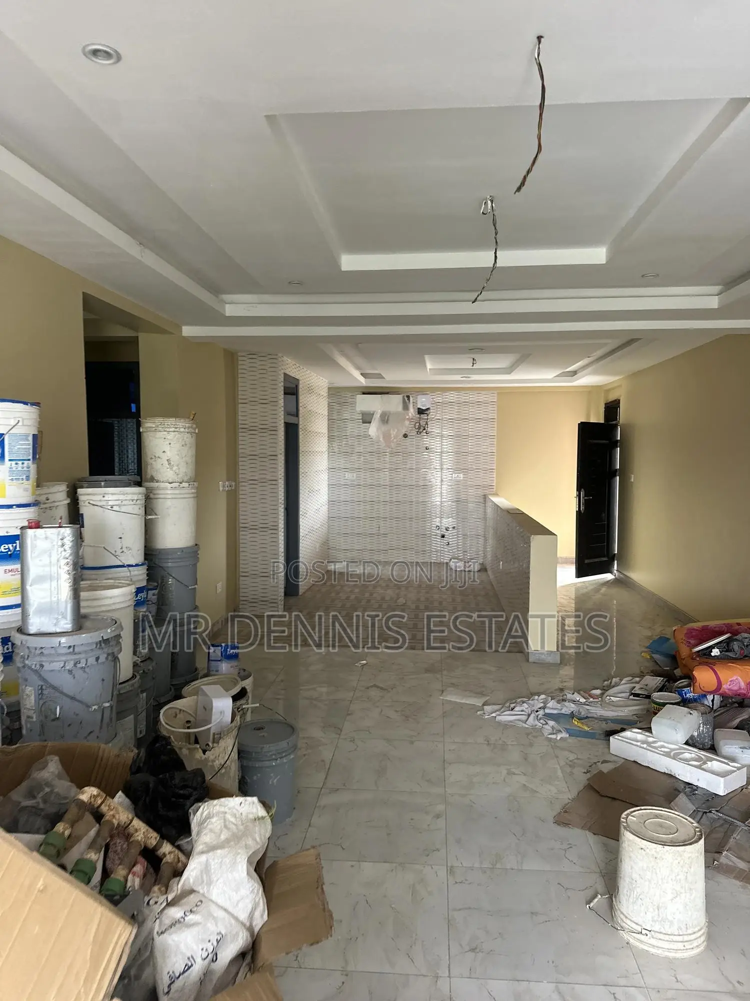 3bdrm Apartment in Westhills Mall for rent