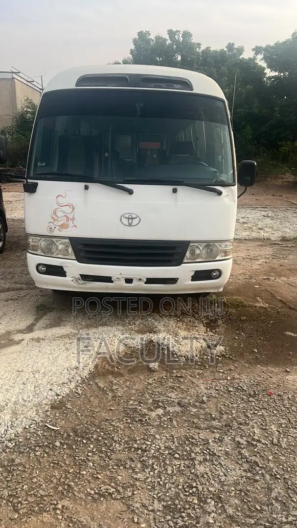 Hyundai Universe 2008 White