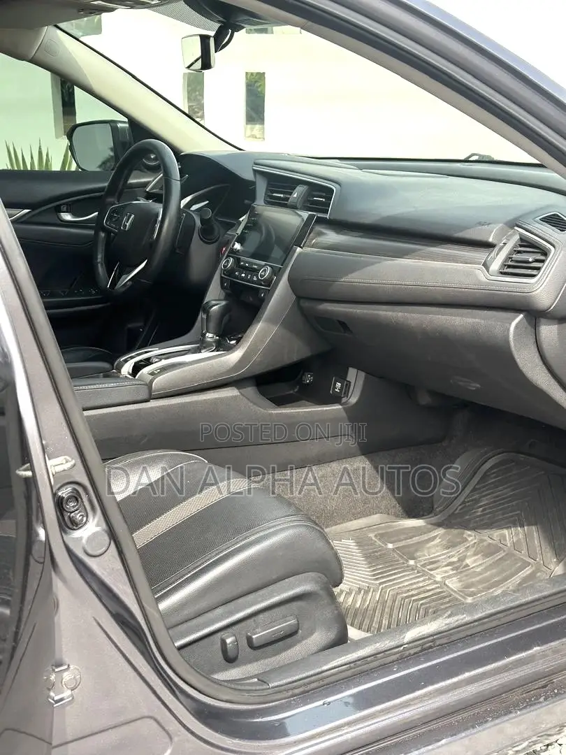 Honda Civic Touring Sedan 2020 Gray