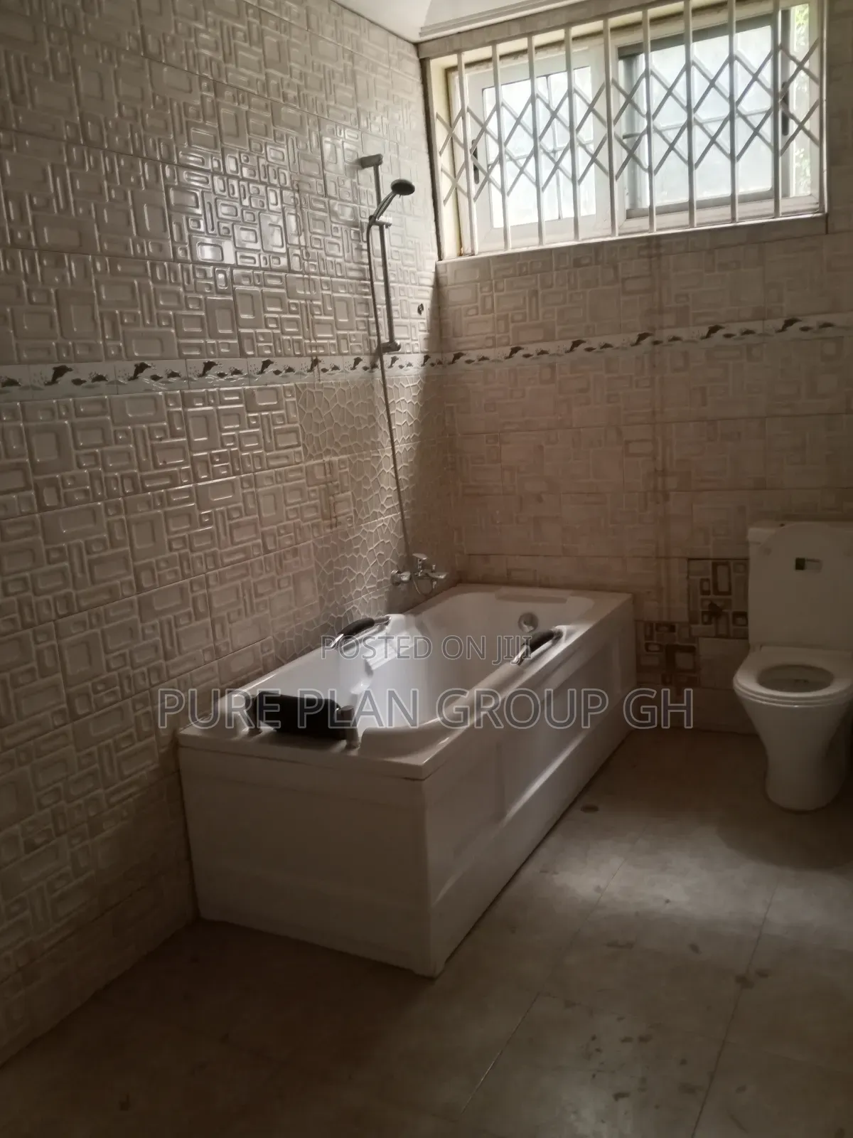 3bdrm Apartment in Achimota Golf, School Area for rent