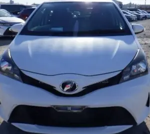 Toyota Vitz 1.3 FWD 5dr 2015 White