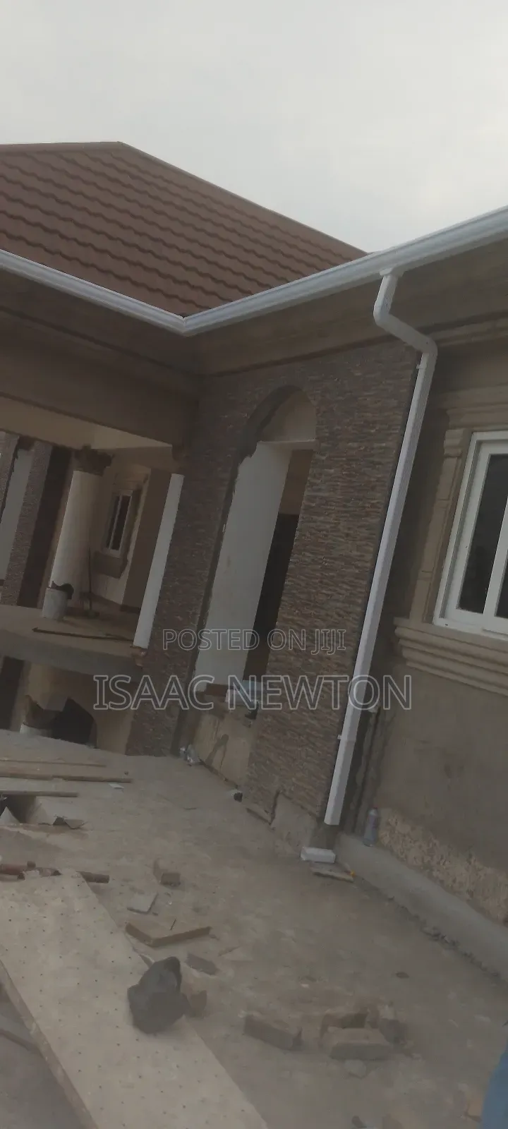 Rain Gutter and Pipes Installations