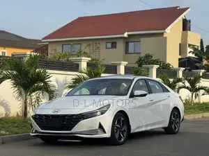 Hyundai Elantra Limited 2023 White