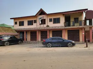 9bdrm Apartment in Scc, Weija for sale