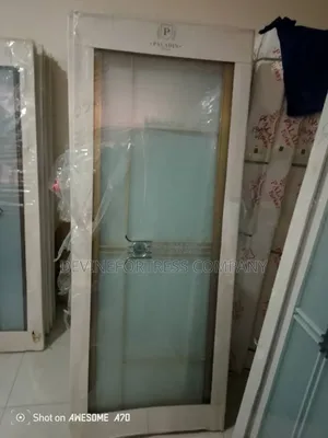 Quality Paladin Bathroom Galss // Handle