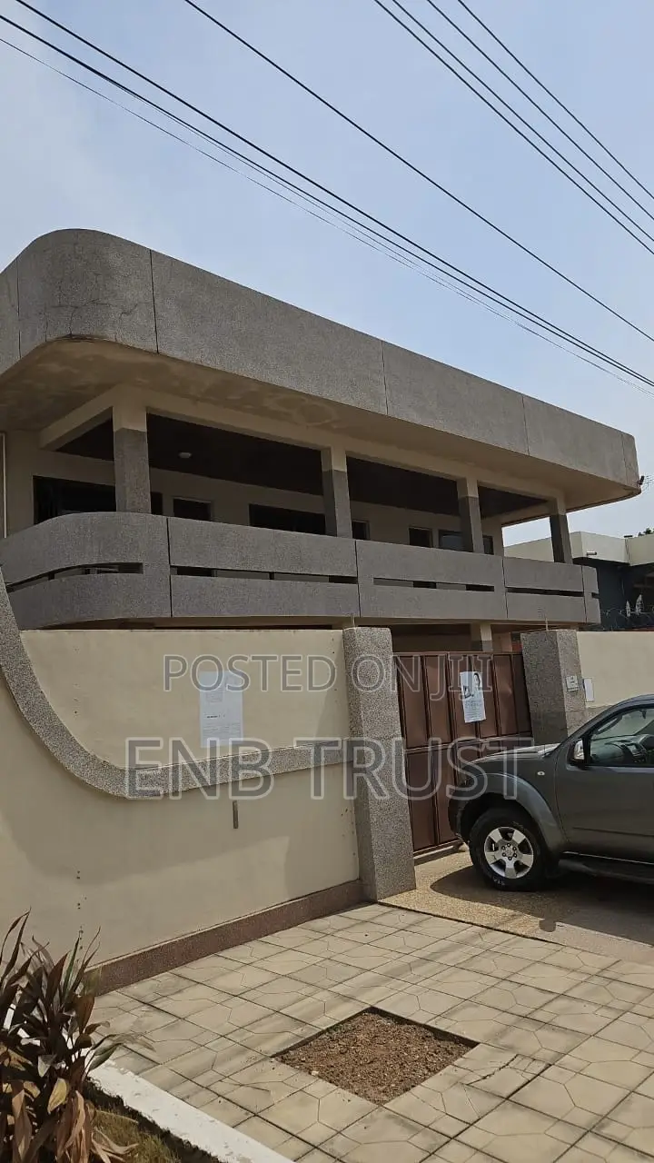 7bdrm House in Achimota, Mile 7 for sale