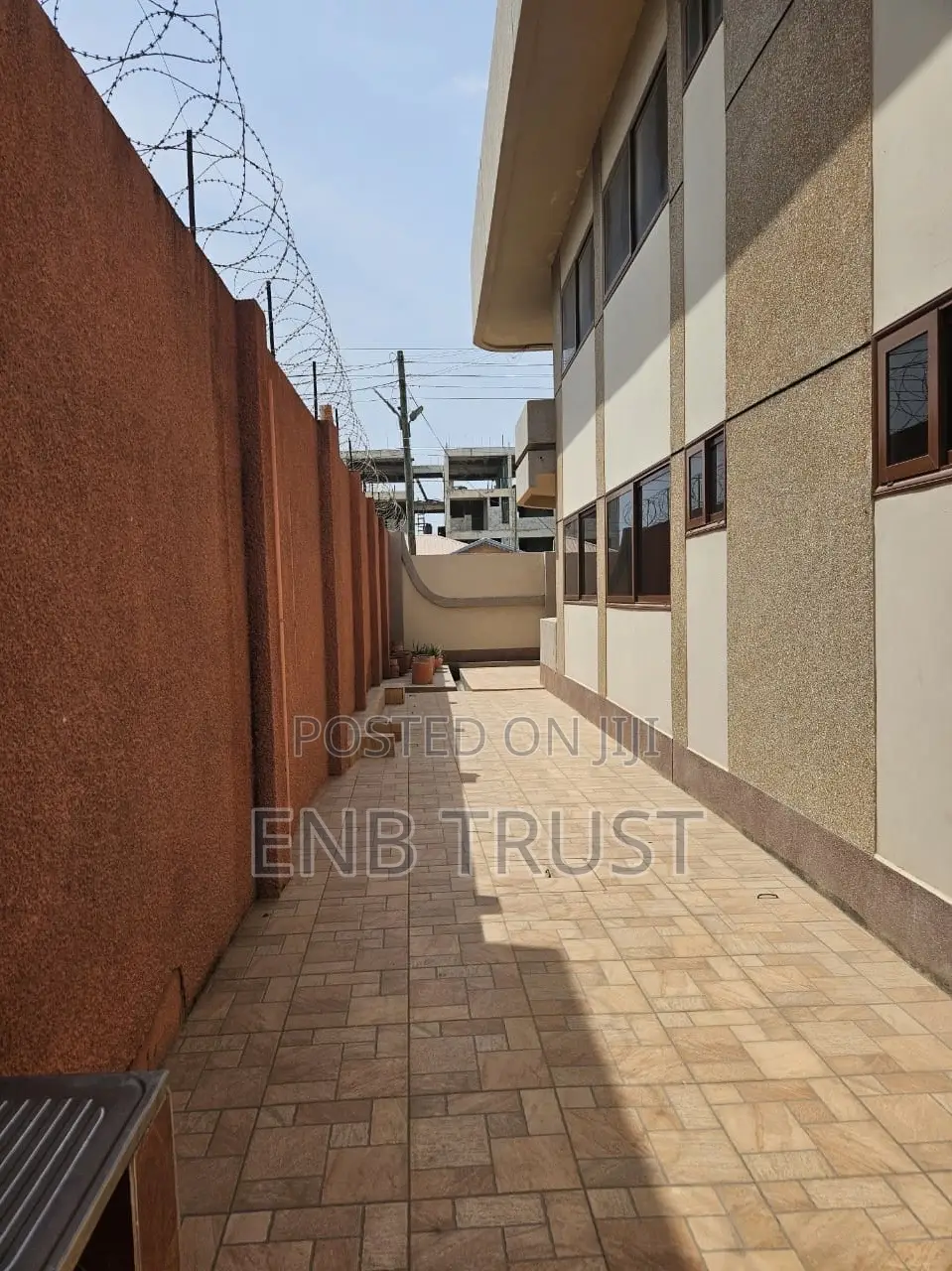 7bdrm House in Achimota, Mile 7 for sale