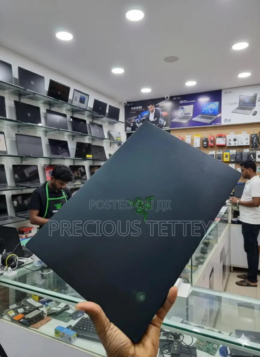 Laptop Razer Blade Advanced 16GB Intel Core I9 SSD 512GB