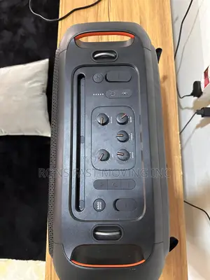 JBL Partybox on the Go Essential