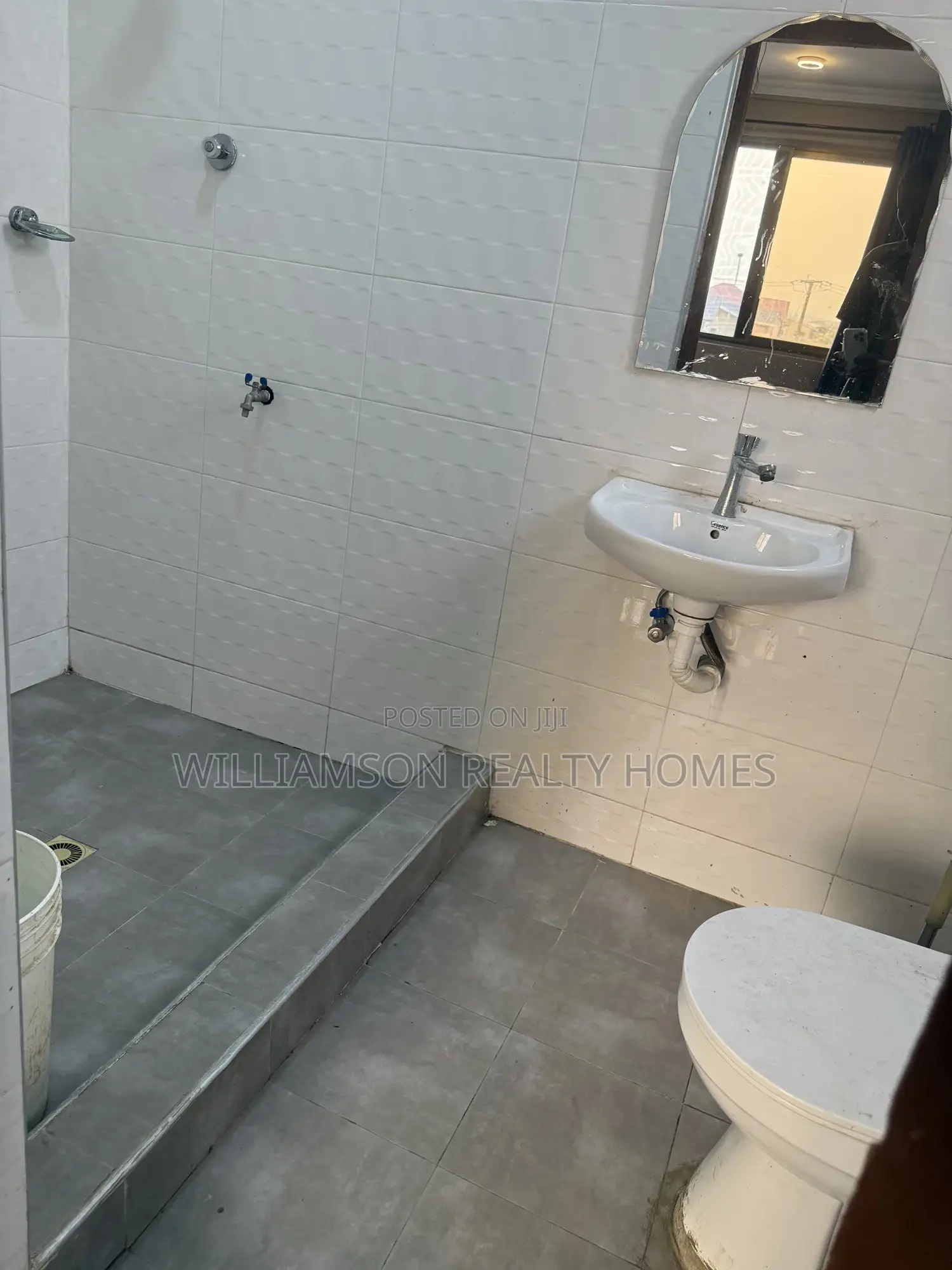 1bdrm Apartment in Community 18 Area, Spintex for rent