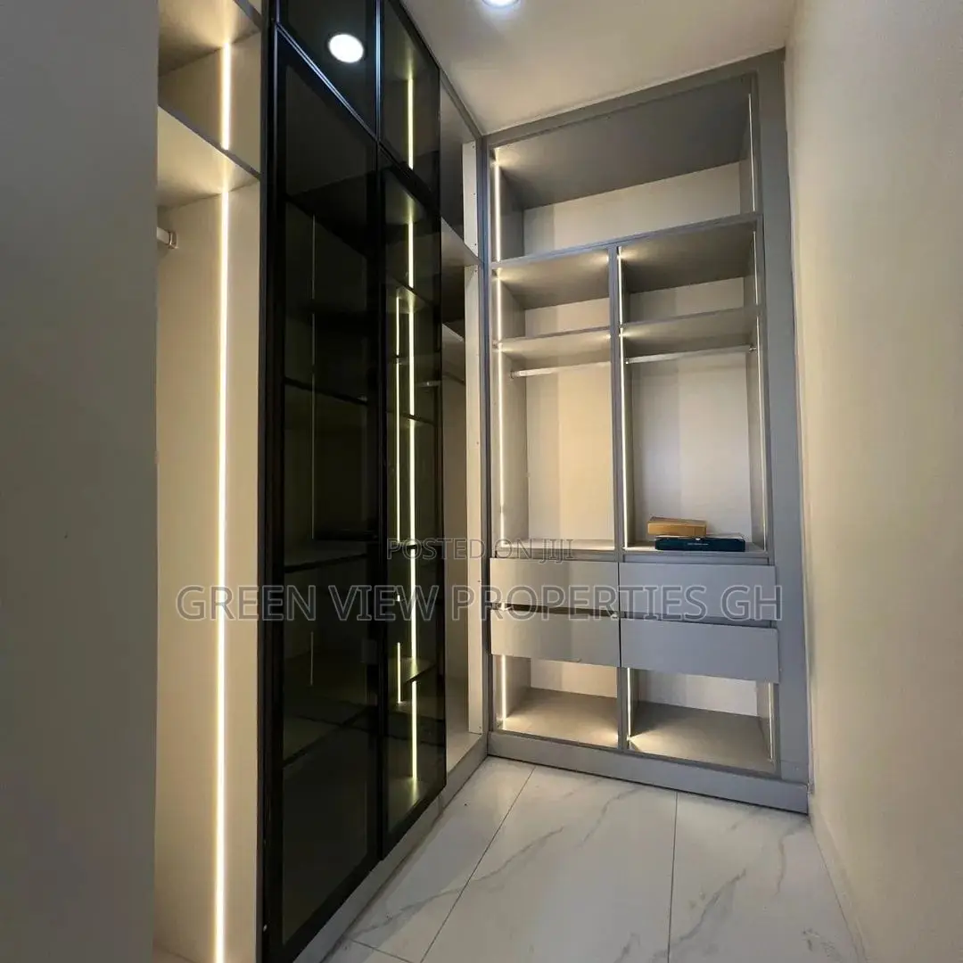 4bdrm Duplex in East Legon for sale