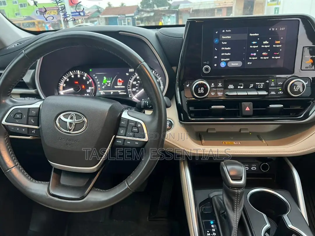 Toyota Highlander XLE AWD 2023 Burgundy